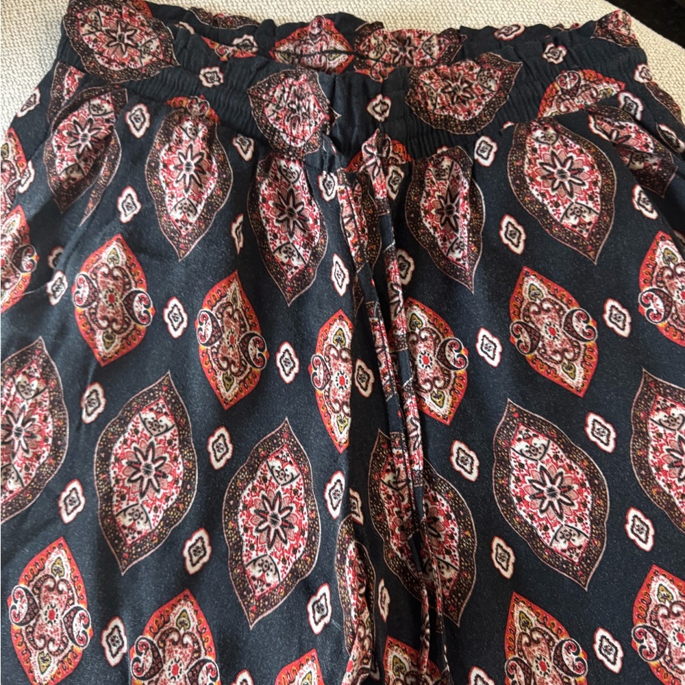 Bohemian Patterned Pants - Picture 4 of 5